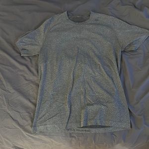 Lululemon excellent condition athletic tee